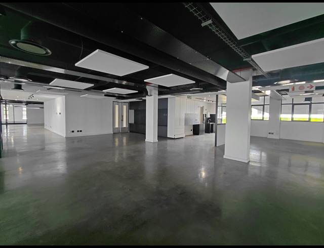 2,590M² OFFICE TO LET IN BRYANSTON